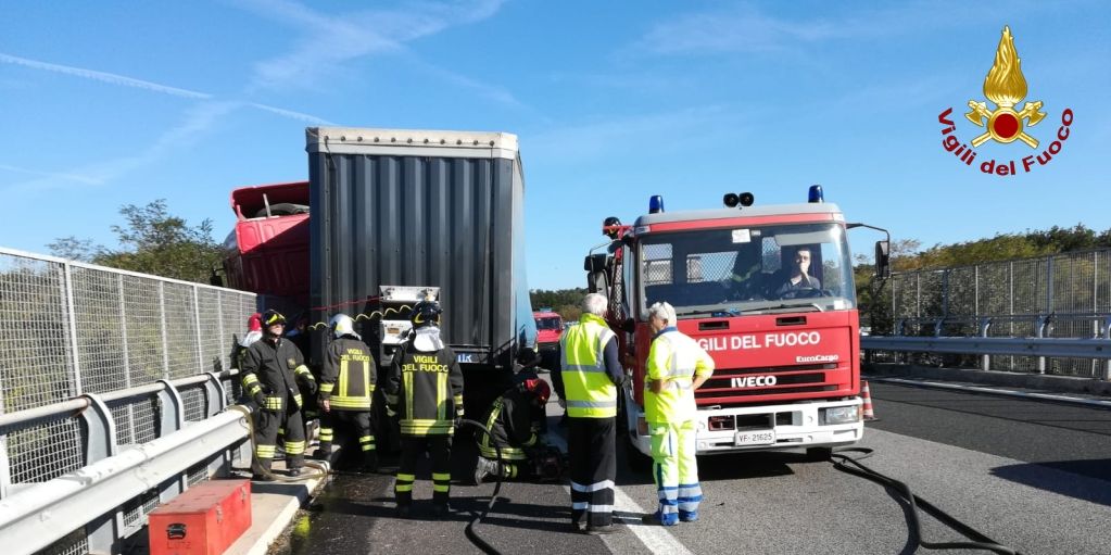 Trieste, incidente stradale sul "RA.13"