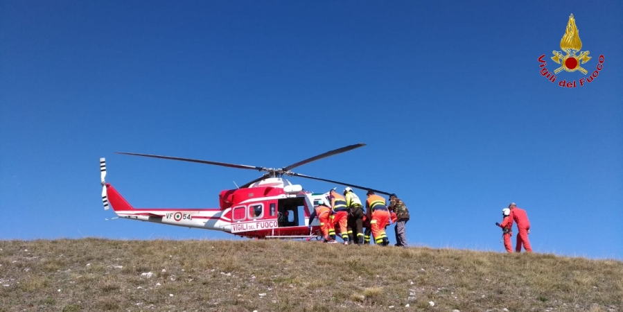 L'Aquila, soccorso un giovane precipitato con il parapendio