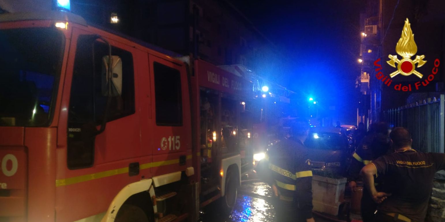 Catania, incendio abitazione
