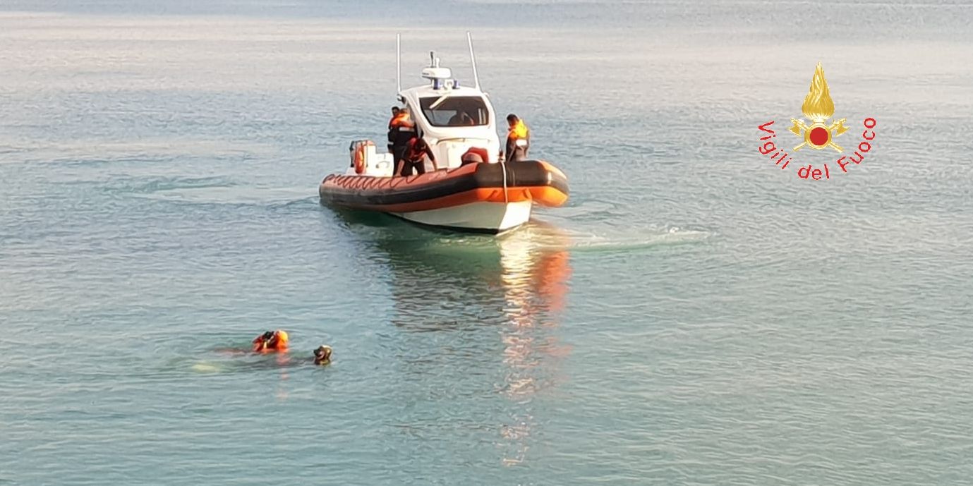 Catanzaro, proseguono le ricerche di persone disperse in mare