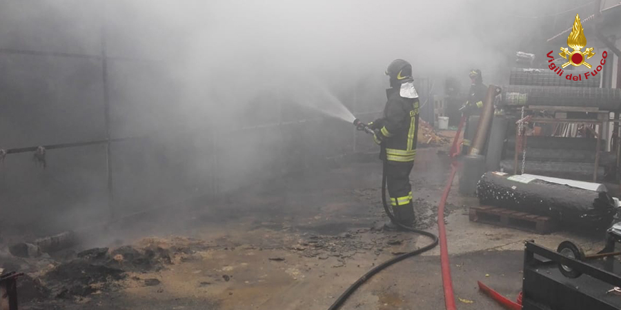 Rieti, incendio in negozio di sementi