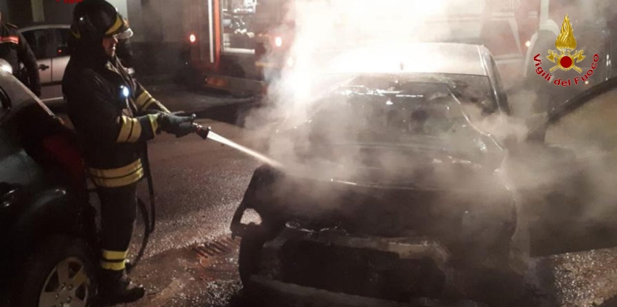 Ancona, incendio autovettura a Senigallia