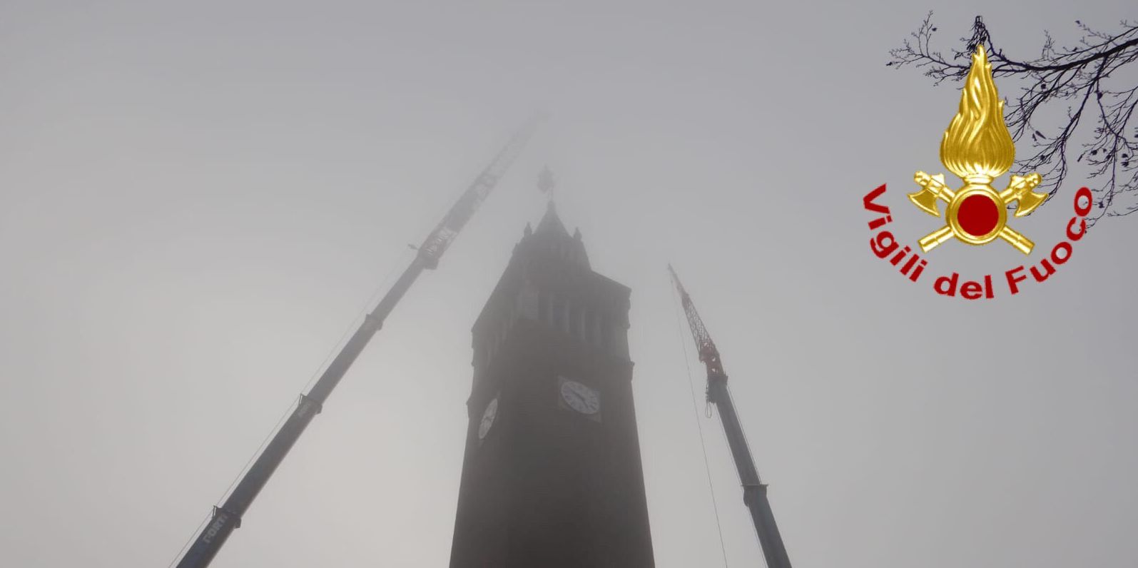 Varese, intervento dei Vigili del Fuoco sul Campanile di Castellanza