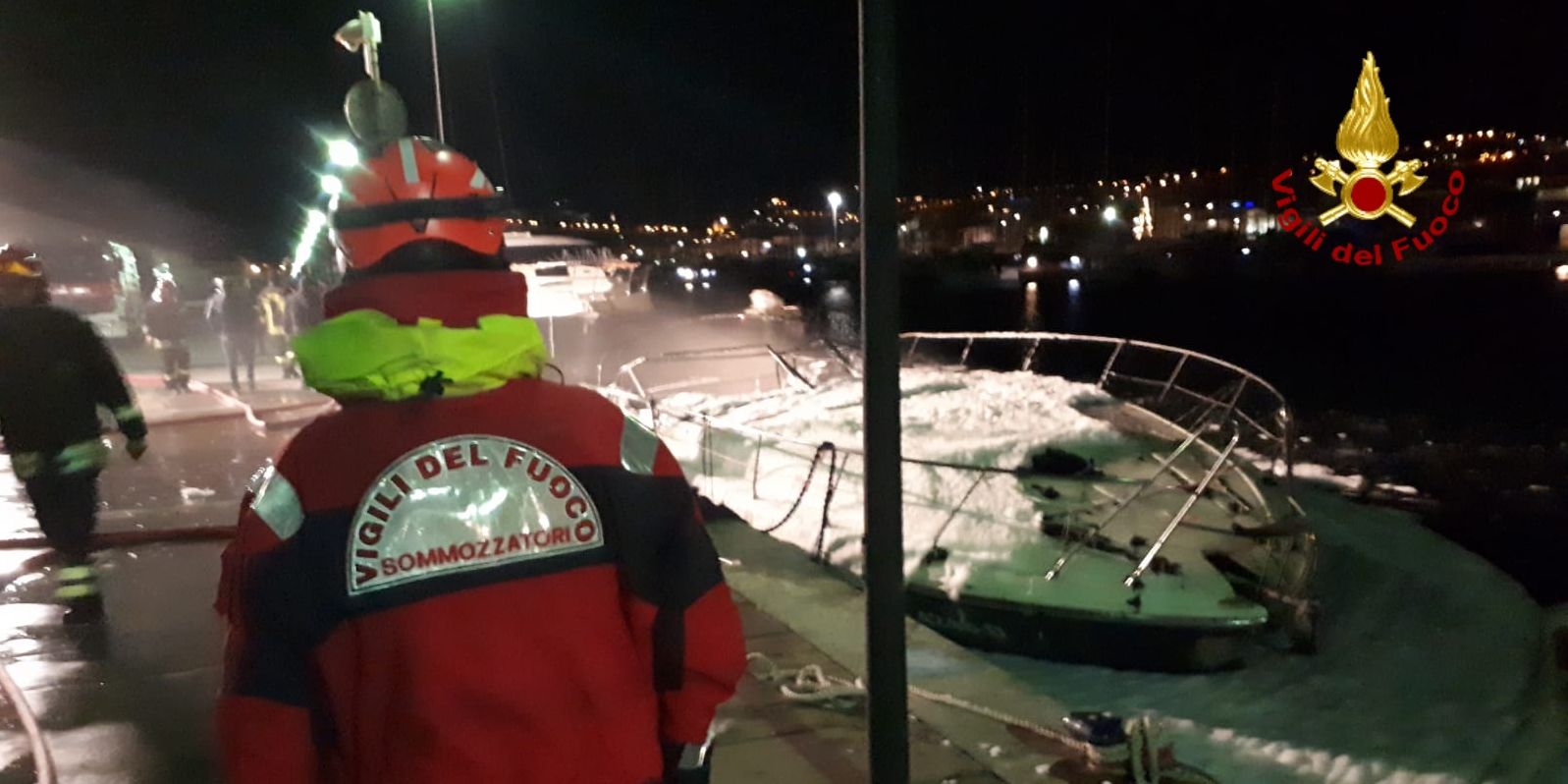 Genova, in fiamme imbarcazioni ormeggiate nel porto di Lavagna