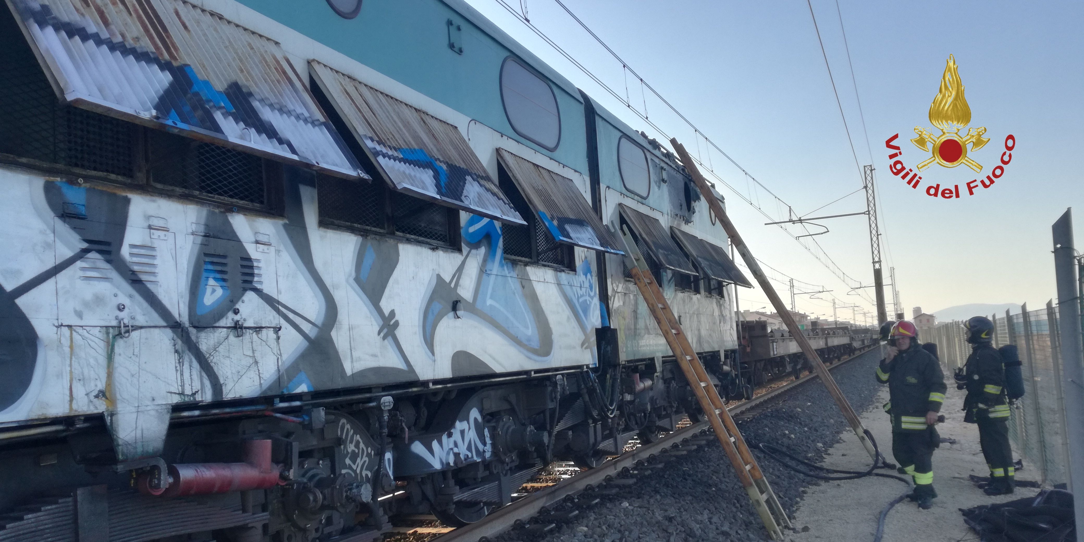 218616