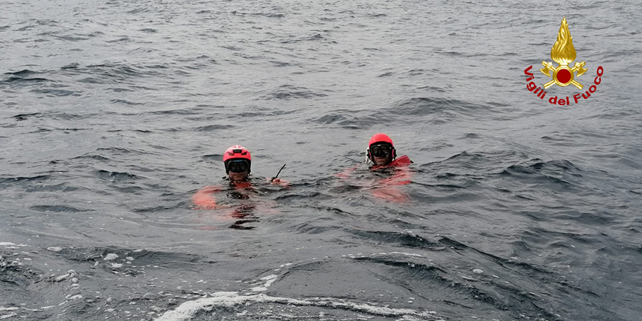 225582
