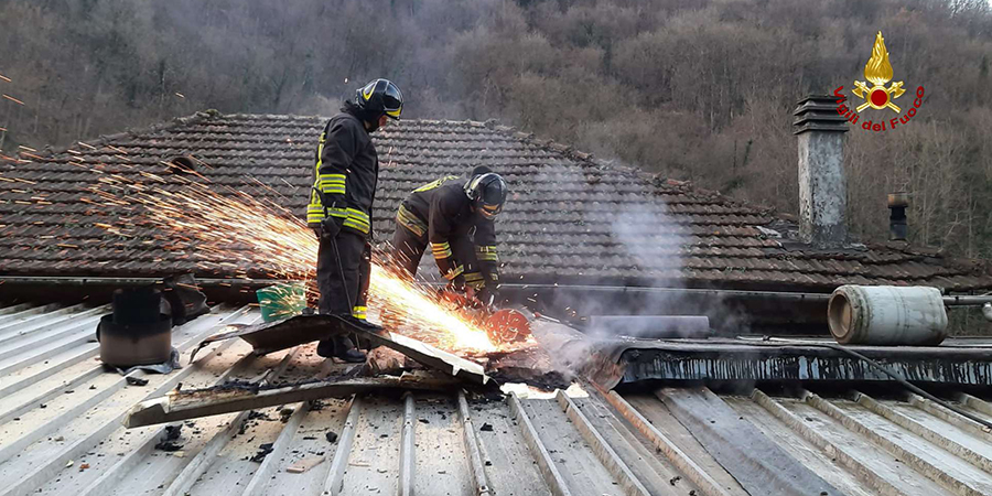 Incendio tetto a Gazzolo