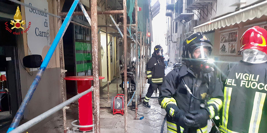 Palermo, incendio in trattoria
