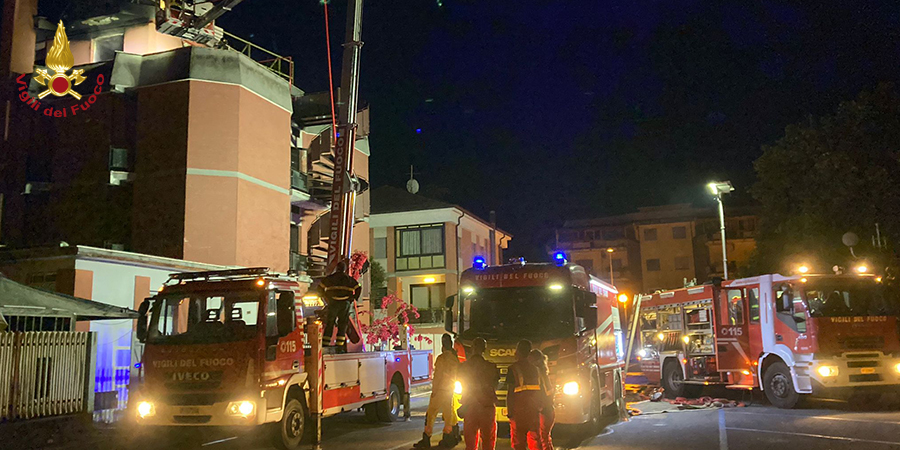 Latina, incendio struttura alberghiera