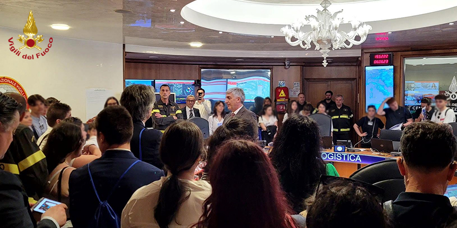 Gli studenti di Foggia in visita al Dipartimento dei Vigili del Fuoco
