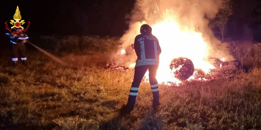 Udine, incendio rotoballe a Pannellia