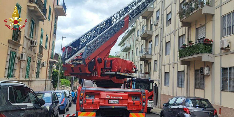 Messina, incendio appartamento