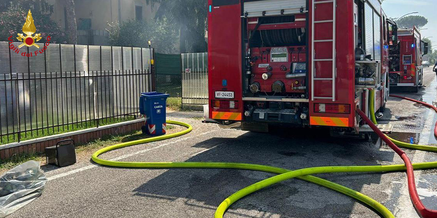 Forlì Cesena, incendio garage Forlì Cesena, incendio garage