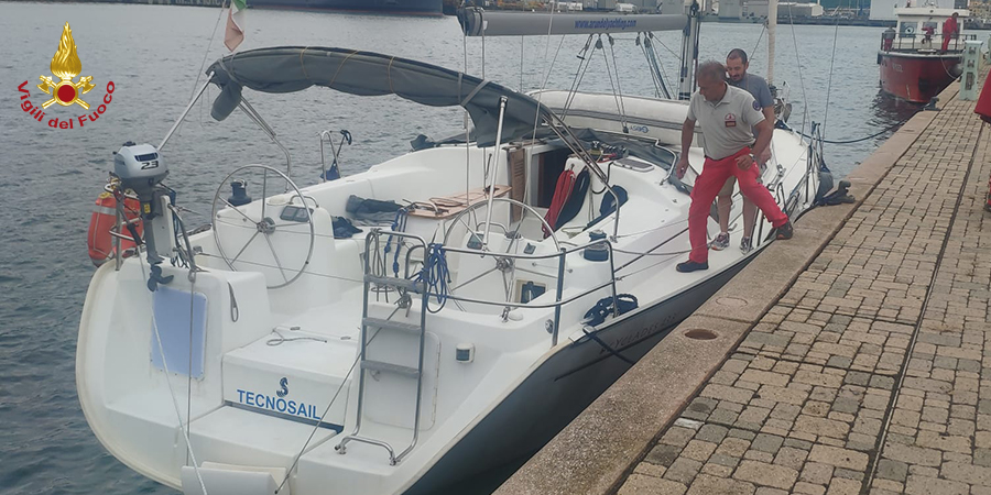 Genova, soccorso skipper di un'imbarcazione colto da malore