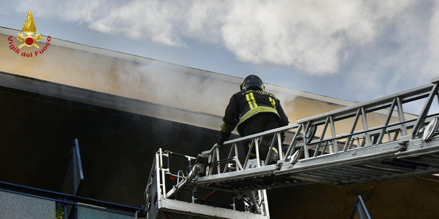Torino, incendio in un appartamento a Moncalieri