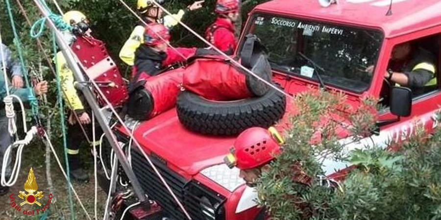 Bari, tratto in salvo speleologo