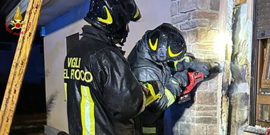 Udine, incendio abitazione a Mereto di Tomba Udine, incendio abitazione a Mereto di Tomba