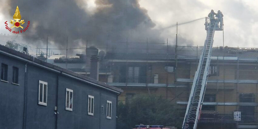 Avellino, incendio tetto a Monteforte Irpino