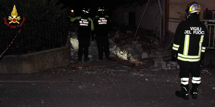 Savona, esplosione in una villetta