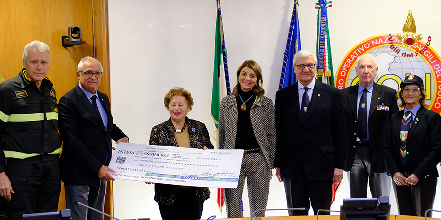 Donati 10.000 euro all'UNICEF