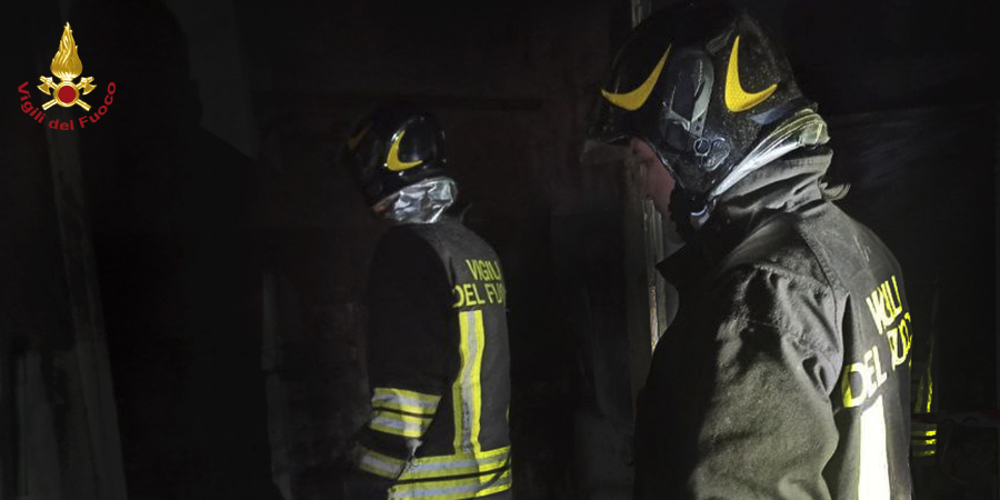 Pesaro Urbino, incendio appartamento