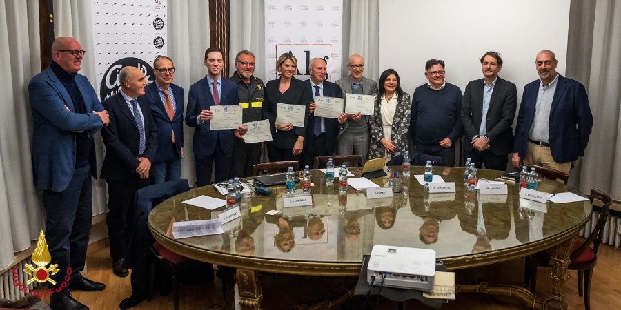 Milano, i Vigili del fuoco premiati dai giornalisti per le attività di comunicazione esterna Milano, i Vigili del fuoco premiati dai giornalisti per le attività di comunicazione esterna