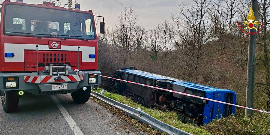 Potenza, bus con 40 studenti coinvolto in un incidente sulla SP 83