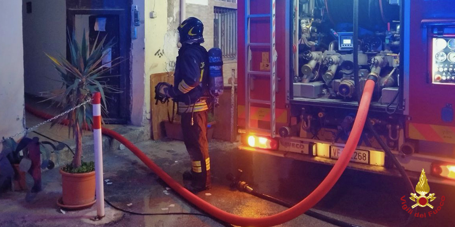 Palermo, incendio in appartamento