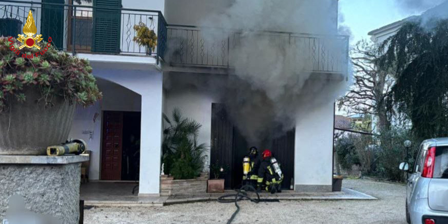Ancona, incendio garage ad Osimo