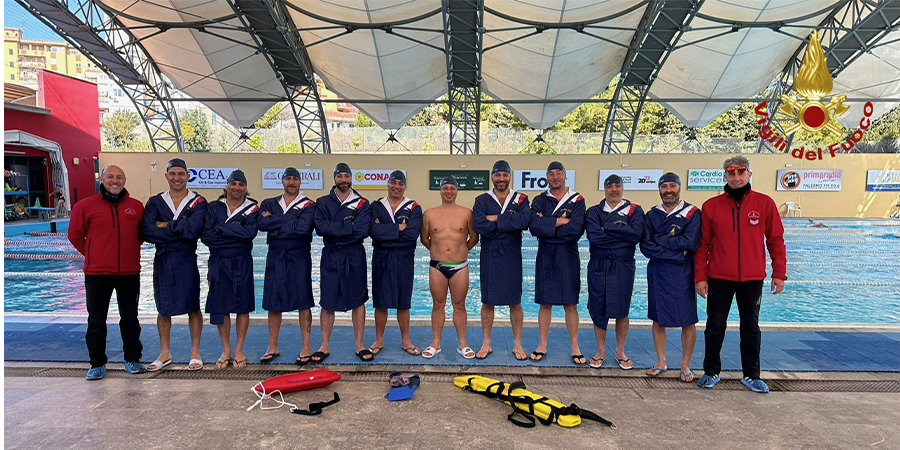 Palermo, attività di standardizzazione alle manovre di salvamento a nuoto VF