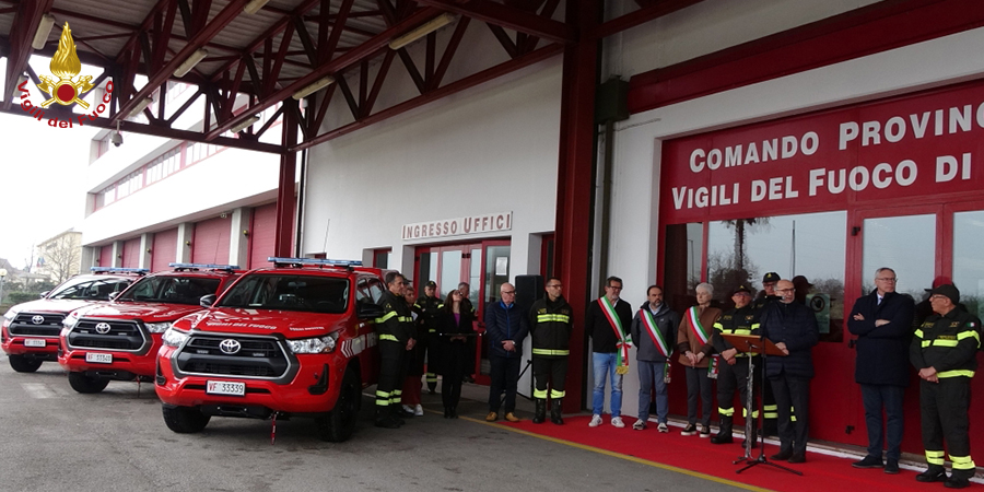 Udine, consegnati tre pick up a tre distaccamenti volontari