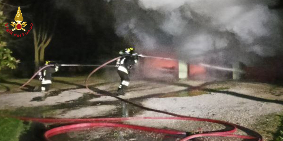 Pordenone, incendio garage