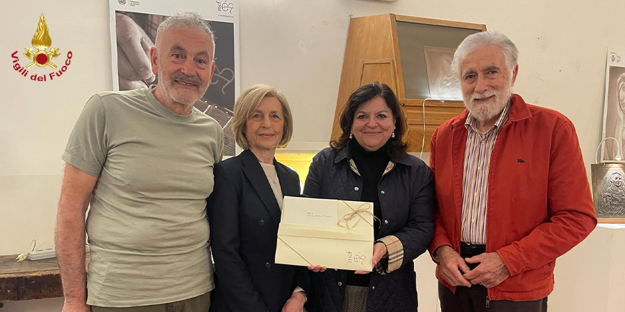 Ancona, donata alla Direzione Regionale VV.F. Marche la filigrana raffigurante l'immagine di Santa Barbara del Sassoferrato