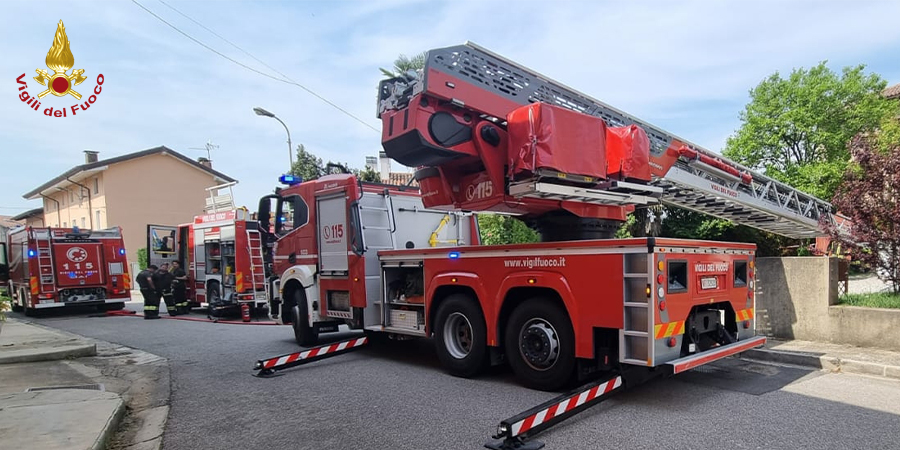 Udine, fiamme in una struttura di accoglienza per minori a Pozzuolo del Friuli