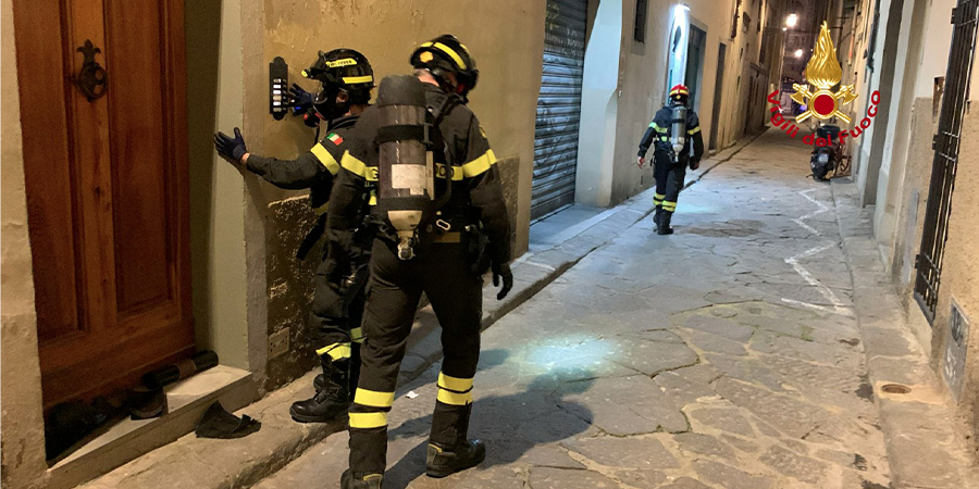 Firenze, sostanza irritante invade via Sguazza: tre persone in ospedale Firenze, sostanza irritante invade via Sguazza: tre persone in ospedale