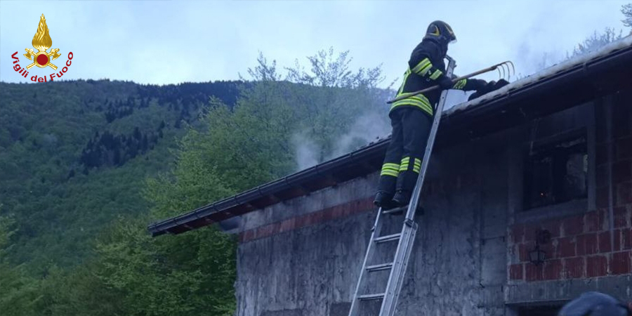 Pordenone, incendio edificio rurale