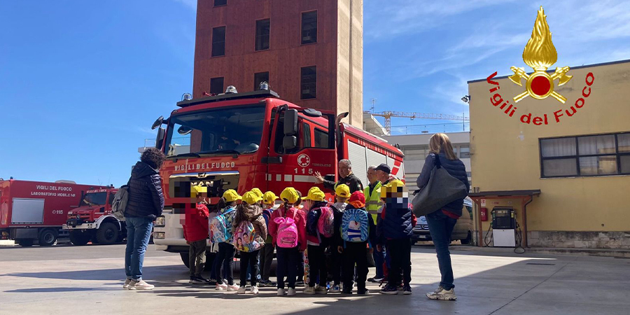 Matera, i bambini della scuola Don Bosco in visita al Comando