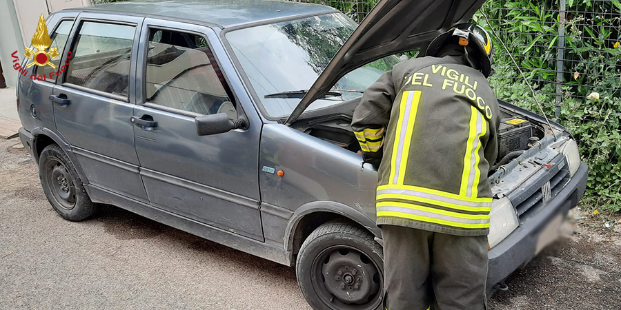 Pesaro, fuga di gas da autovettura