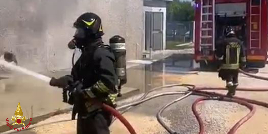 Pordenone, incendio in azienda di materie plastiche