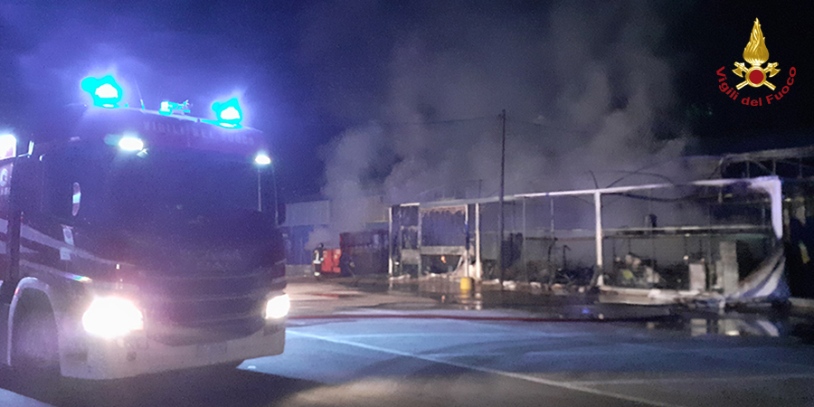 Frosinone, incendio magazzino