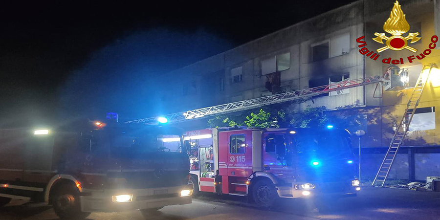 Novara, incendio in abitazione