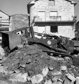 movimentazione fango e macerie