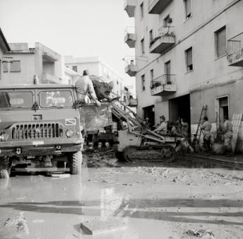 Rimozione fango dalle strade
