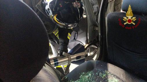 MESTRE, PROVE DI SOCCORSO IN CASO DI INCIDENTE STRADALE AL CORSO PER I NUOVI VOLONTARI DEI VIGILI DEL FUOCO