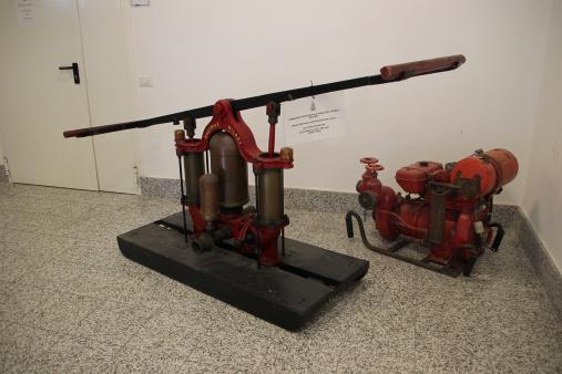 Motopompa e pompa manuale