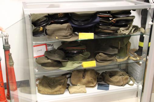 Bustine berretti e gamelle