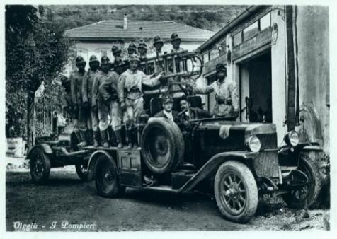 Cartolina_storica_dei_Vigili_del_Fuoco_4