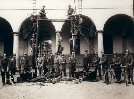 Foto_storica_dei_Vigili_del_Fuoco_16