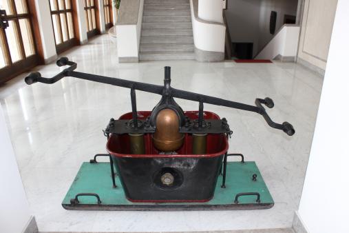 Pompa a mano prodotta dalla casa torinese Pietro Berzia.