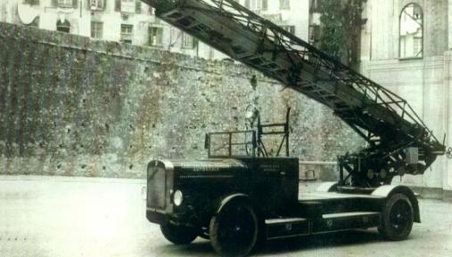 Foto_storica_dei_Vigili_del_Fuoco_10